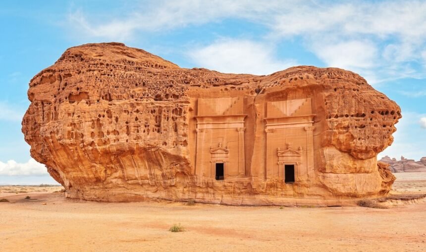 How to Explore AlUla: A Comprehensive Guide